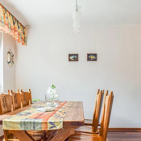 4 Bedroom Gorgeous In 度假居 新瓦尔普诺