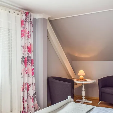 4 Bedroom Gorgeous In * Nowe Warpno