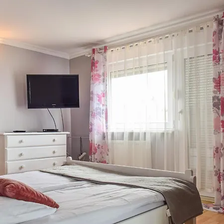 Dom wakacyjny 4 Bedroom Gorgeous In *