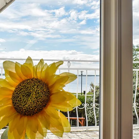 4 Bedroom Gorgeous In * Nowe Warpno