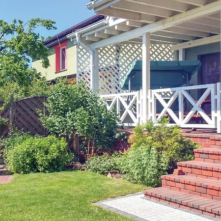 Dom wakacyjny 4 Bedroom Gorgeous In Nowe Warpno