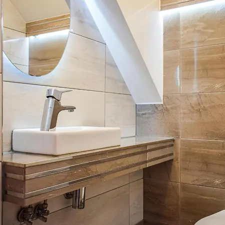 4 Bedroom Gorgeous In