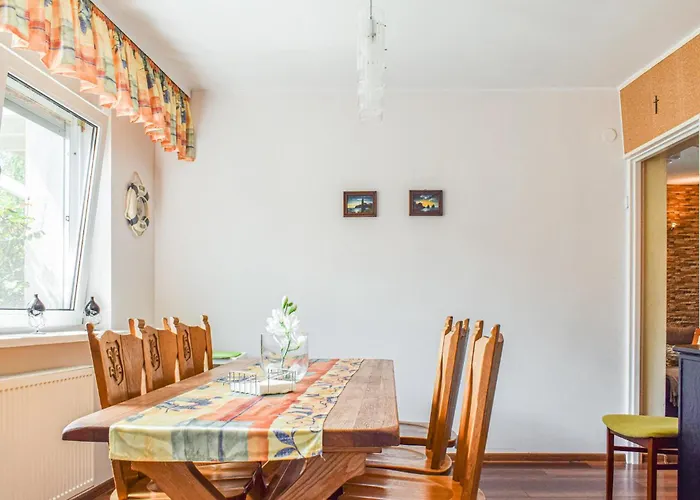 4 Bedroom Gorgeous In Holiday home Nowe Warpno