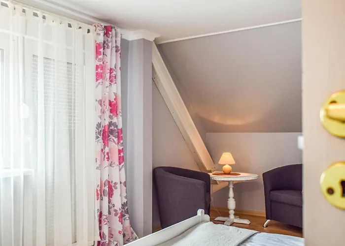 4 Bedroom Gorgeous In * Nowe Warpno