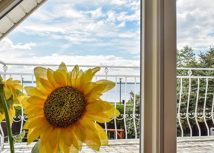 4 Bedroom Gorgeous In * Nowe Warpno