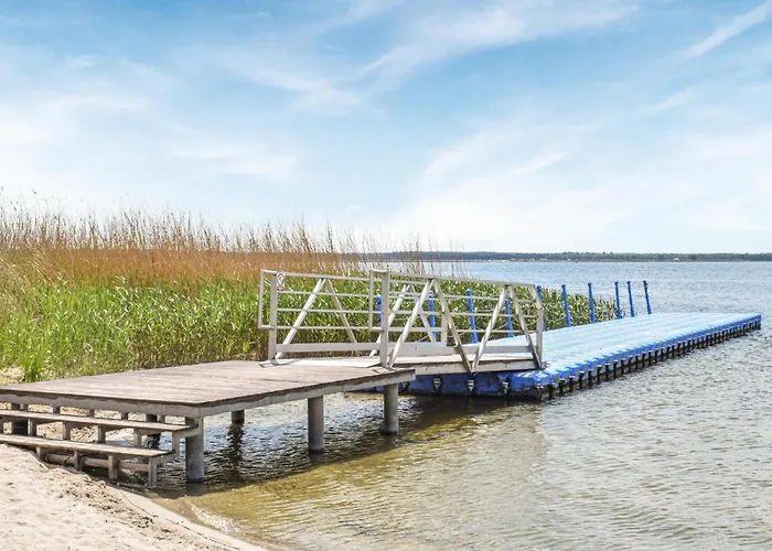 Holiday home 4 Bedroom Gorgeous In Nowe Warpno